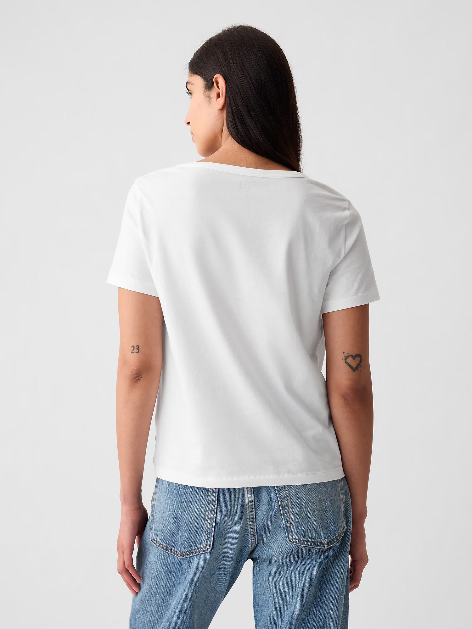 Minimalist organic cotton t-shirt