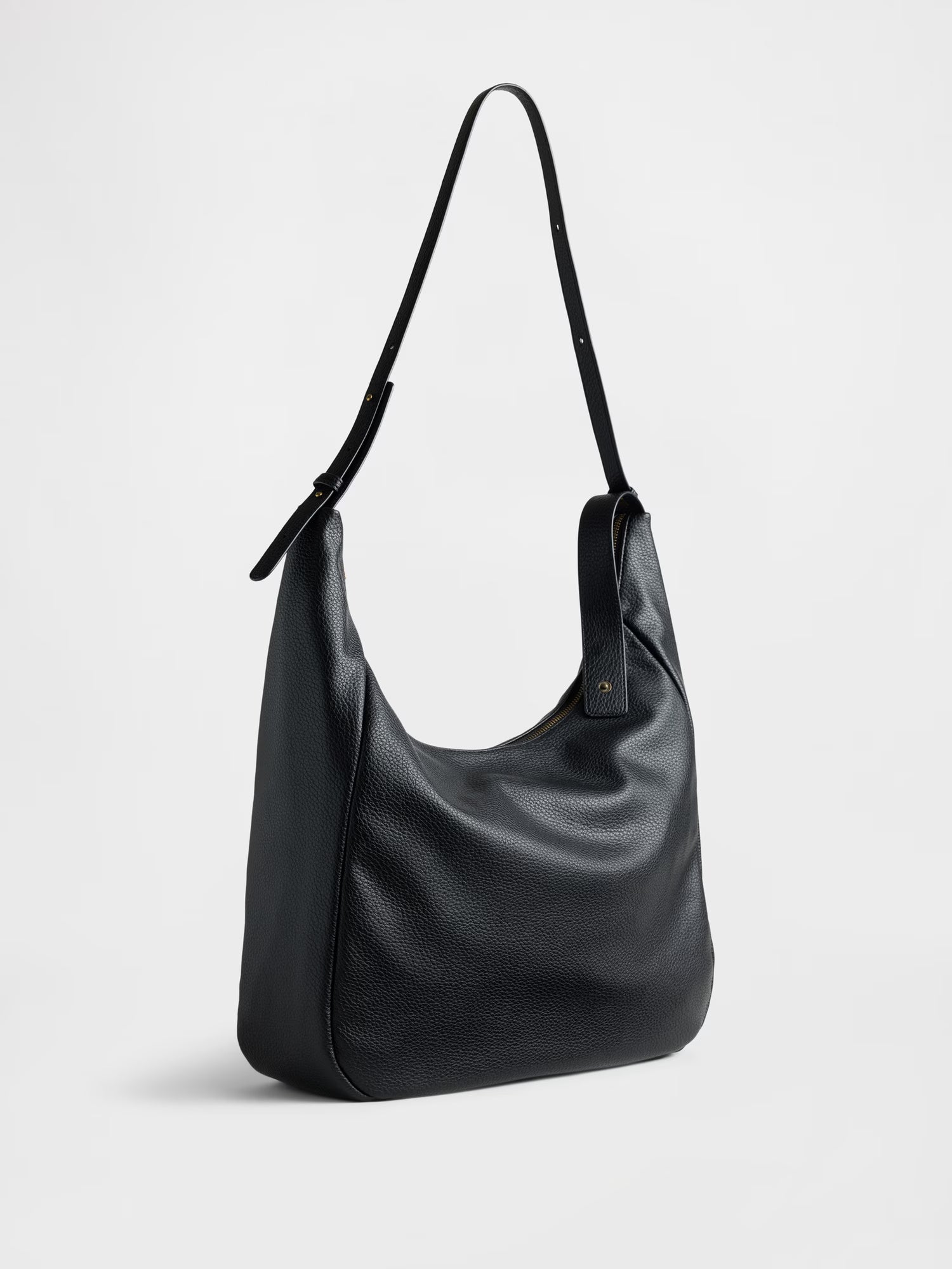 Vegan pebble leather slouchy bag